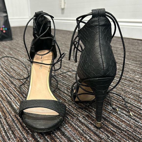 Spring - size 6.5 - tie up heels - Picture 2 of 2